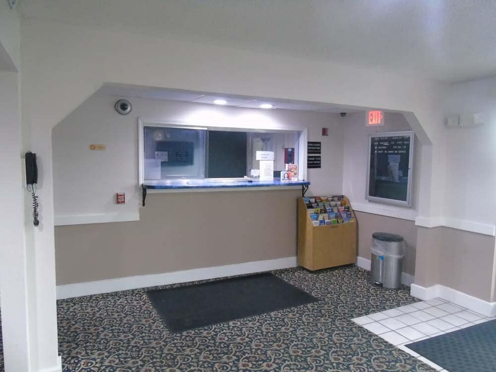 Americas Express Inn - photo 4