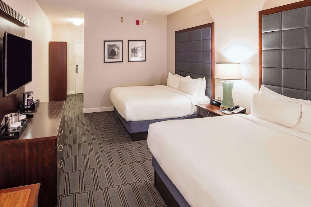 Hilton Philadelphia at Penn's Landing - photo 22