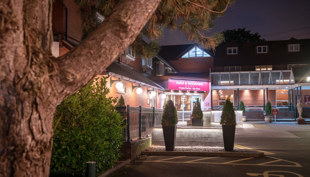 Fairlawns Hotel And Spa — 4-Star Luxury Hotel in Walsall, United Kingdom