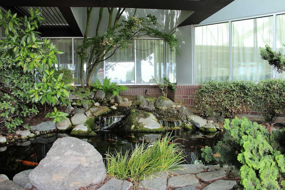 Medallion Inn & Suites - photo 24