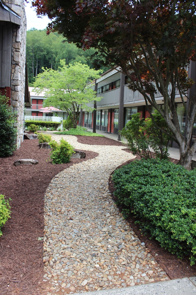 Great Smokies Inn Cherokee - photo 26