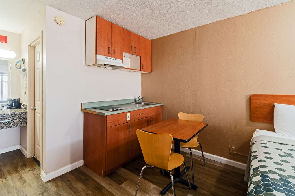 Econo Lodge And Suites Bricktown - photo 21