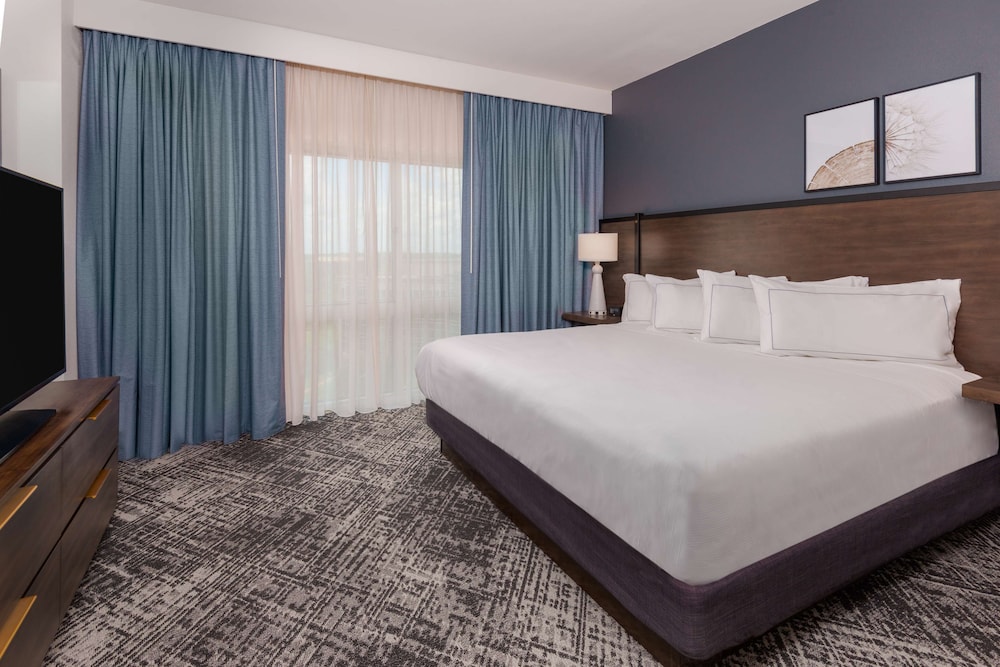 Hilton Charlotte Airport - photo 16