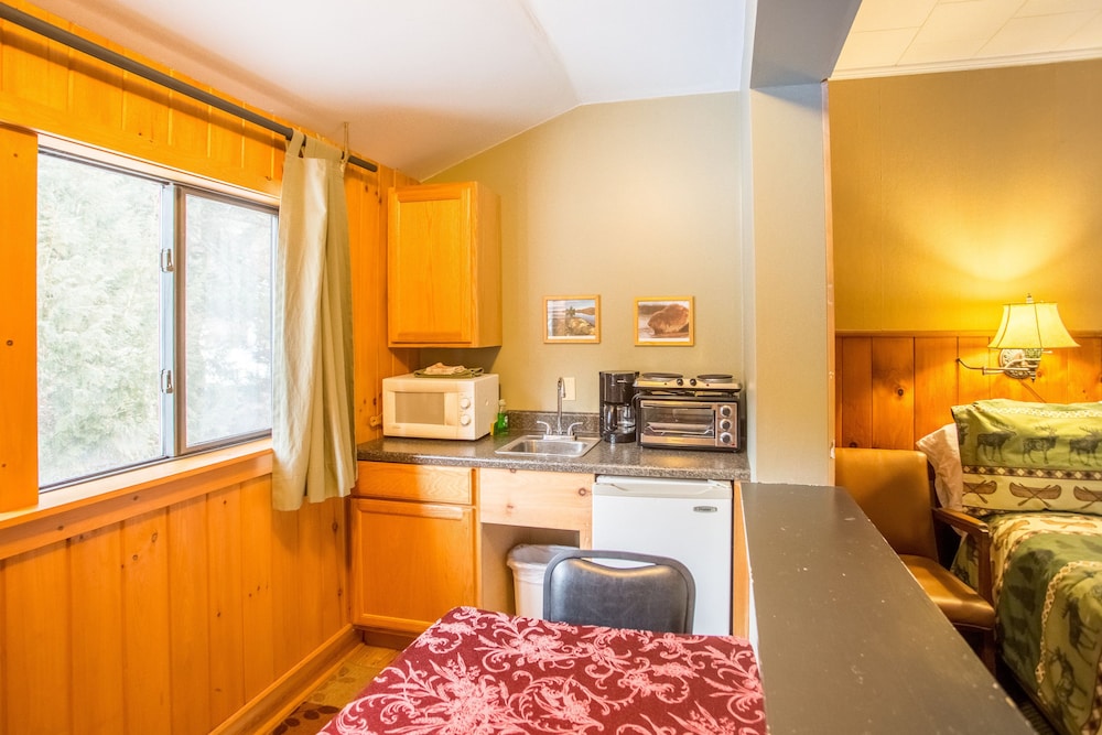 Adk Trail Inn - photo 23