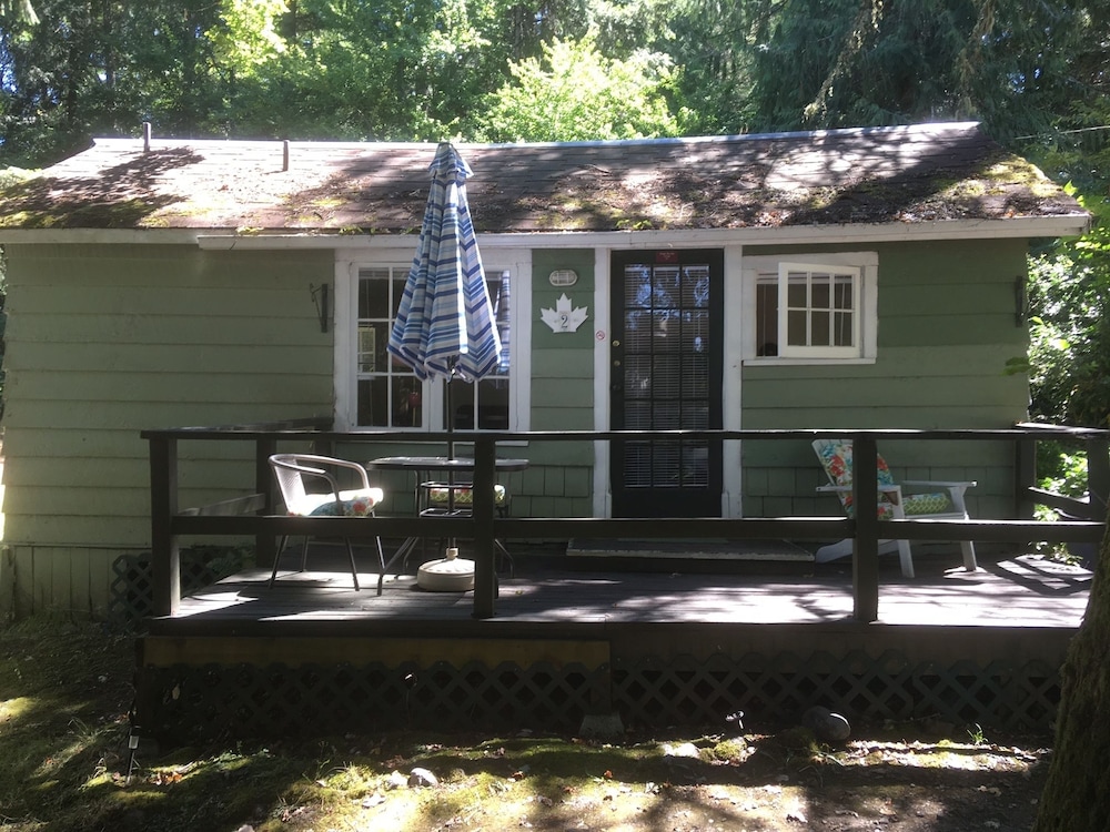 Lakeshore on Salt Spring — Salt Spring Island — photo 5