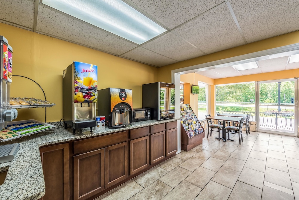 Americas Best Value Inn Franklin - photo 32