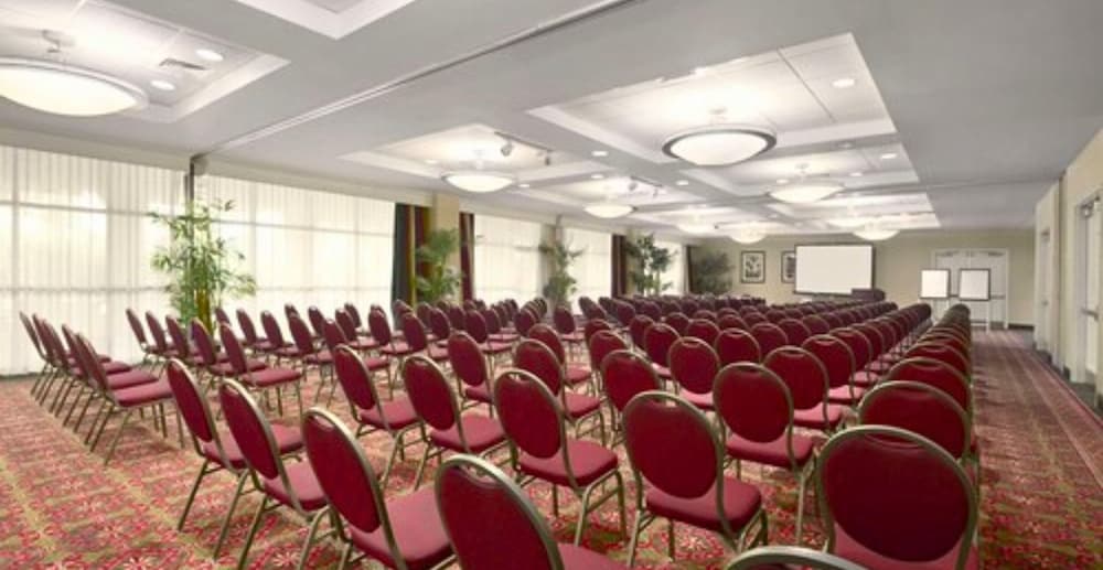 Embassy Suites by Hilton Fort Myers Estero - photo 63
