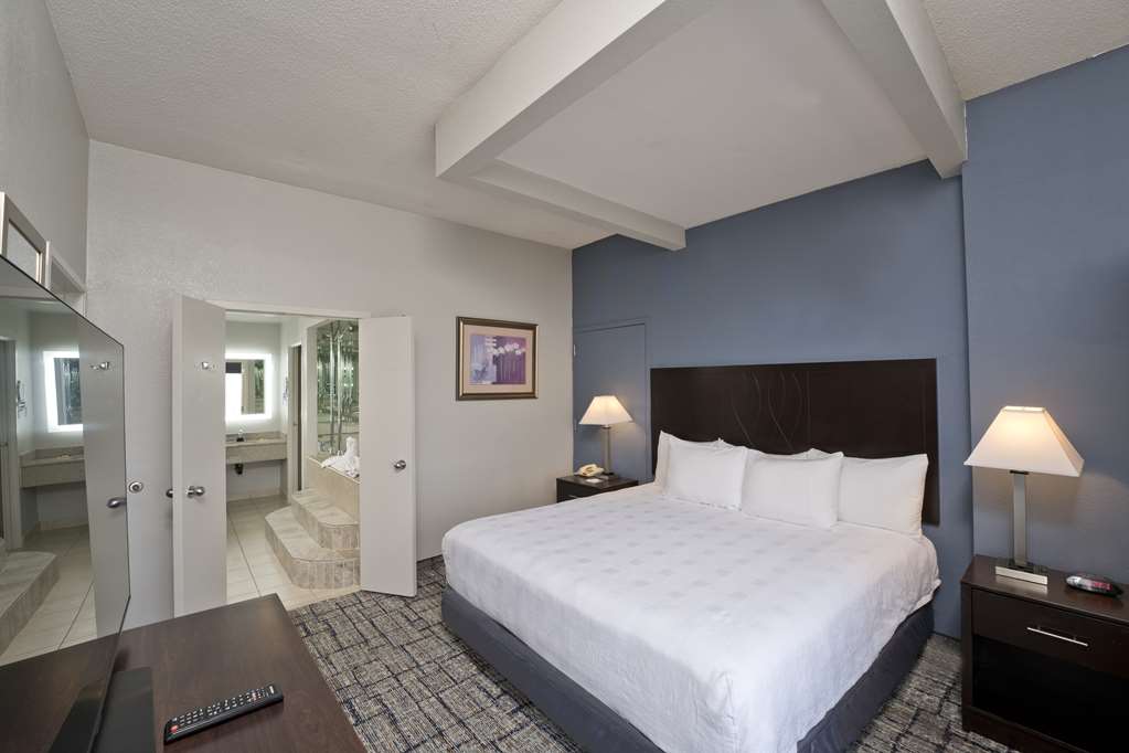 Best Western Plus Hotel & Conference Center - photo 17
