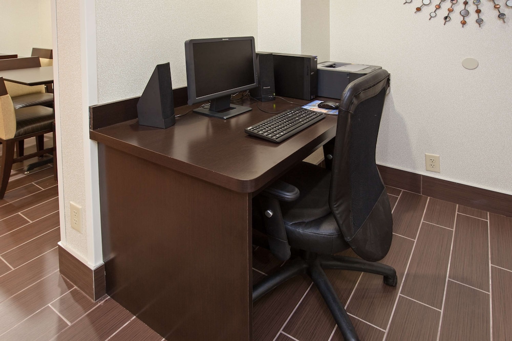 Hampton Inn Dickson - photo 50