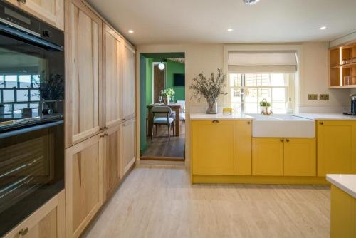 Honeybee Cottage — 4-Star Luxury Hotel in Cowes, United Kingdom