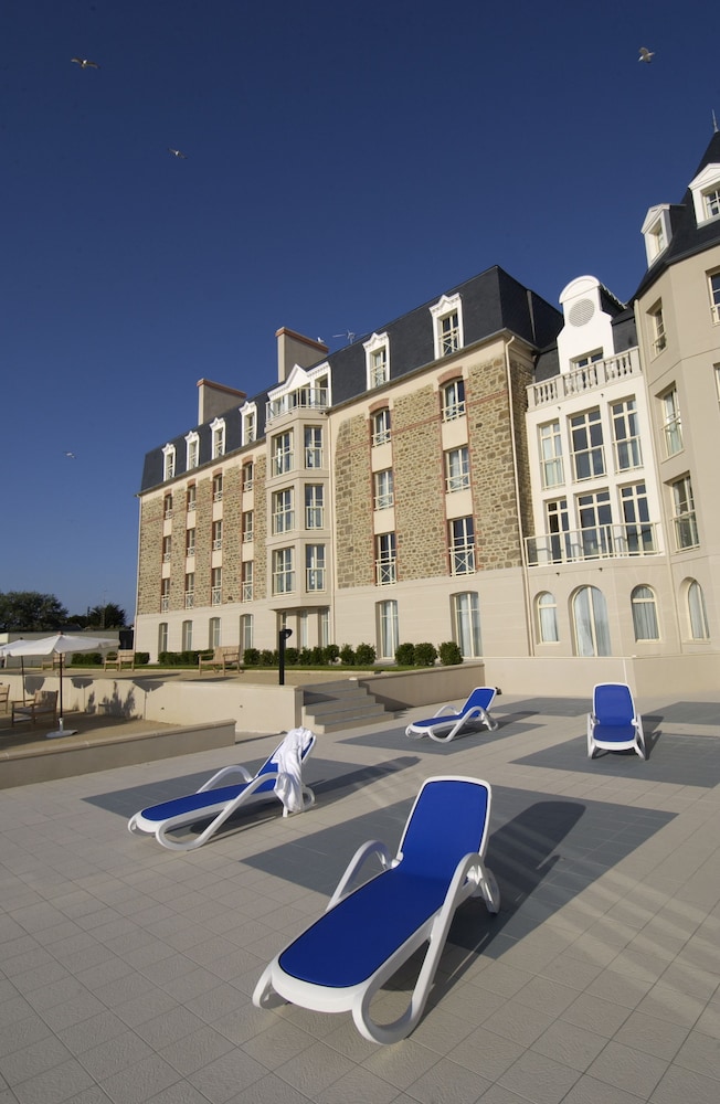 Residence Reine Marine — 4-Star Luxury Hotel in Saint-Malo, France
