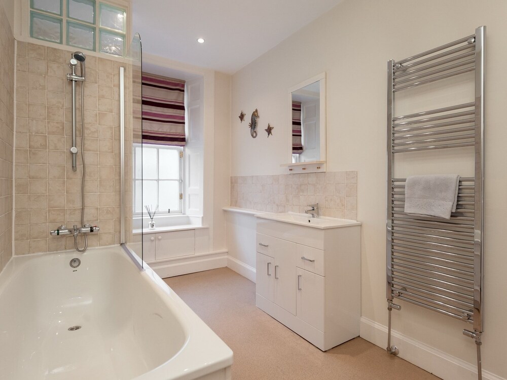Rose Street - carbon neutral hotel in Edinburgh