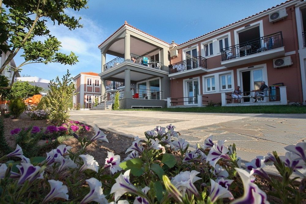 Sun & Sea Luxury Hotel in Petra, Greece