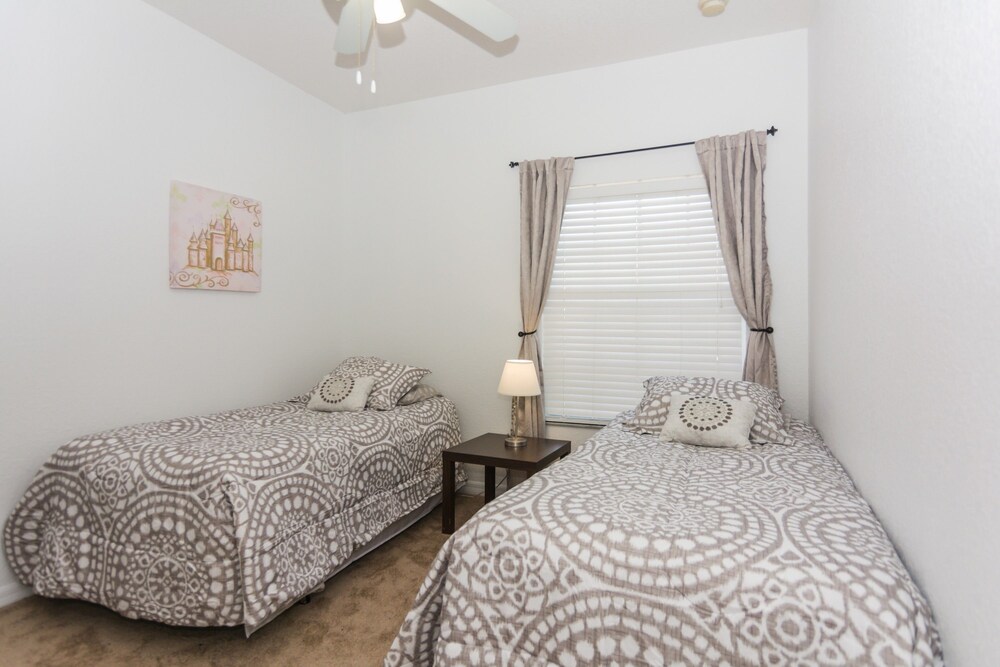 5Br 3Bath Private Townhome 13min Disney 1496ft - photo 10