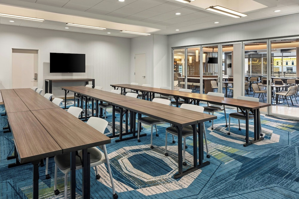 Springhill Suites BY Marriott Bettendorf - photo 32