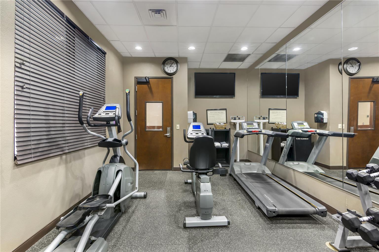 Best Western Plus Williston Hotel & Suites - photo 18