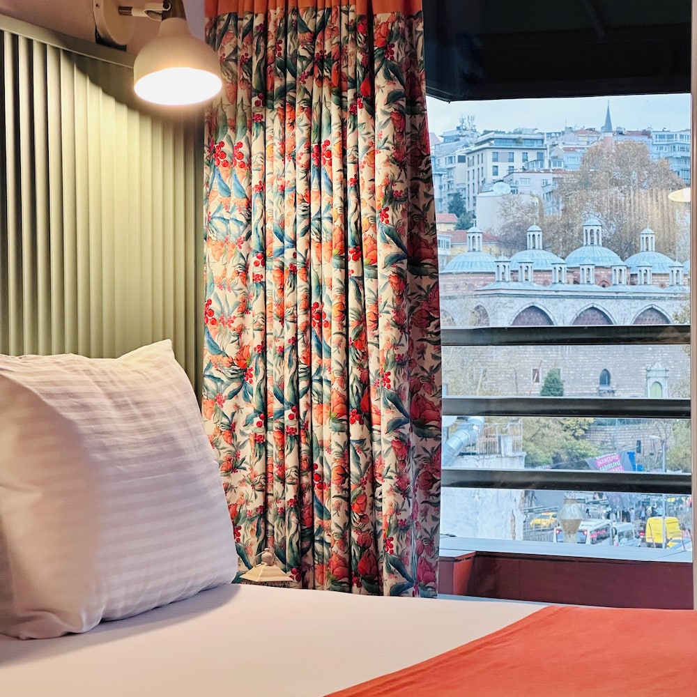 Casa Rosa Suites — 5-Star Luxury Hotel in Istanbul, Turkey