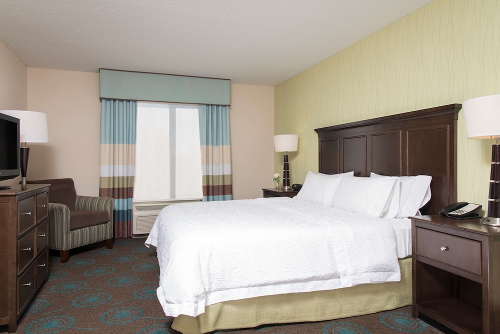 Hampton Inn and Suites Kokomo - photo 15