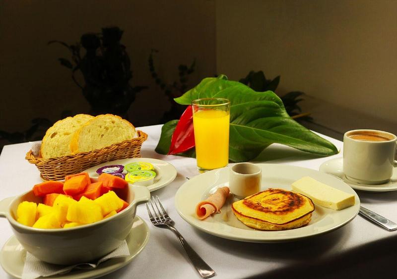 Hotel Portal Del Norte Armenia in Armenia, Colombia