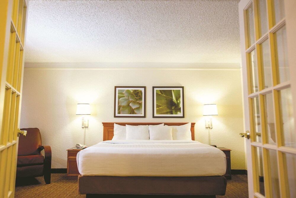 Travelodge by Wyndham Mobile - photo 5