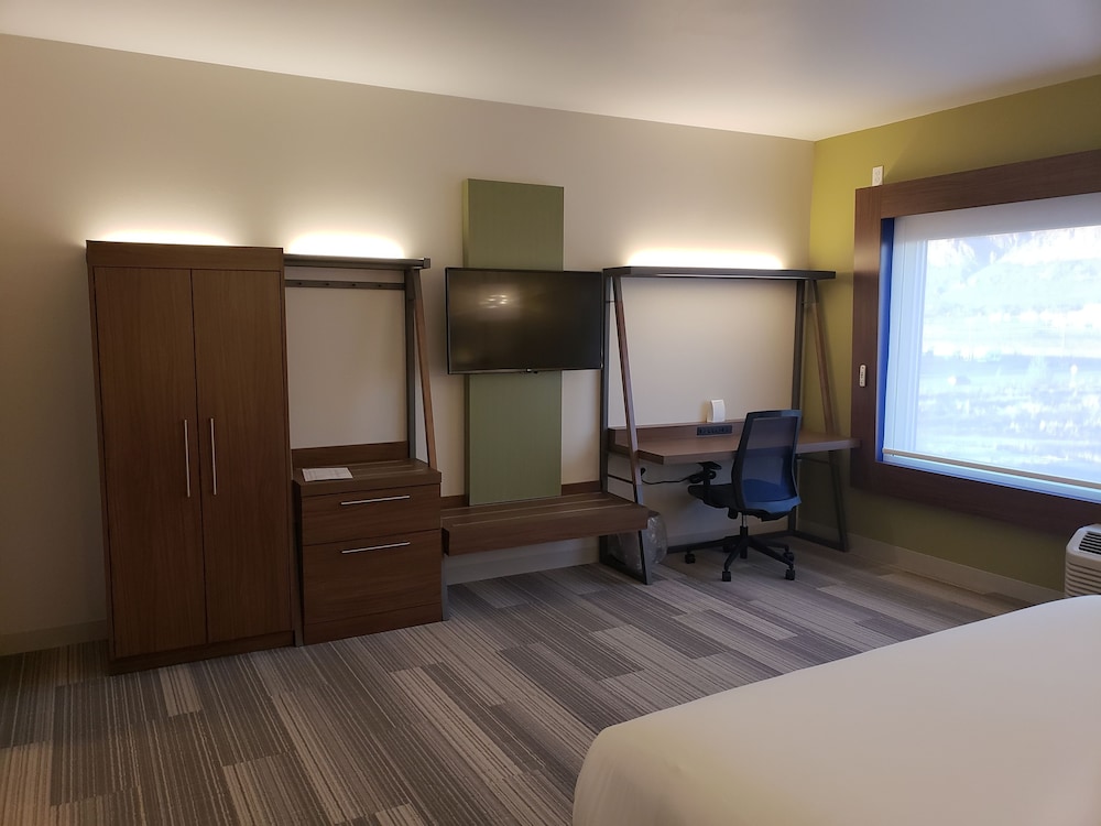 Holiday Inn Express & Suites Brigham City North Utah by IHG - photo 16