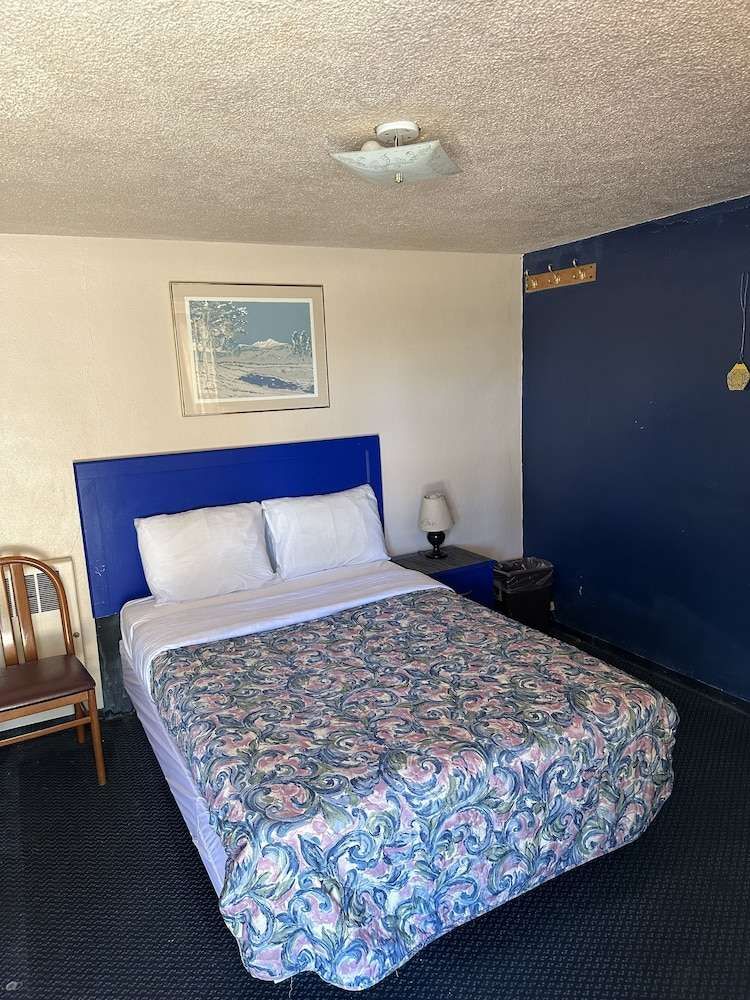 Crestview Motel Inc - photo 9