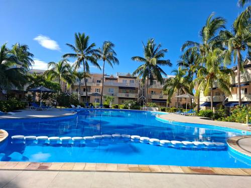 Le Dattier Three bedroom apartment Coquillage — 4-Star Luxury Hotel in Flic En Flac, Mauritius