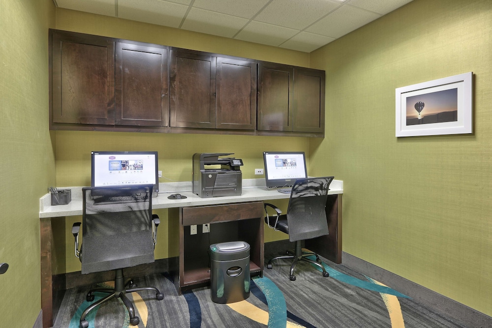 Hampton Inn & Suites Albuquerque Airport - photo 41