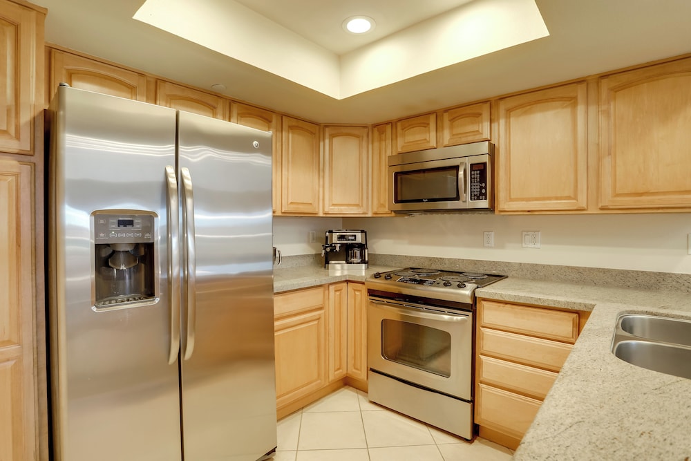 Resort Amenities: Updated Palm Springs Villa - photo 14