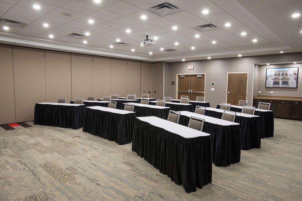 Hampton Inn & Suites Cincinnati Kenwood - photo 56
