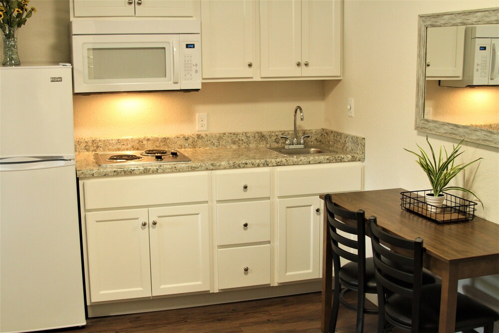 Stay Plus Extended Stay Suites - photo 26
