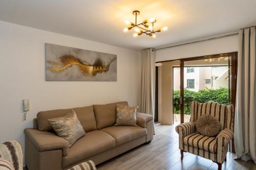 67 The Shades Luxury Apartment in Umhlanga Airconditioning throughout and Inverter — 4-Star Luxury Hotel in Durban, South Africa