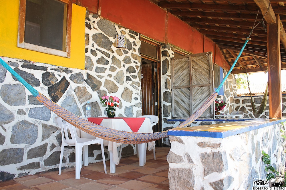 Roberto's Bistro - carbon neutral hotel in La Union