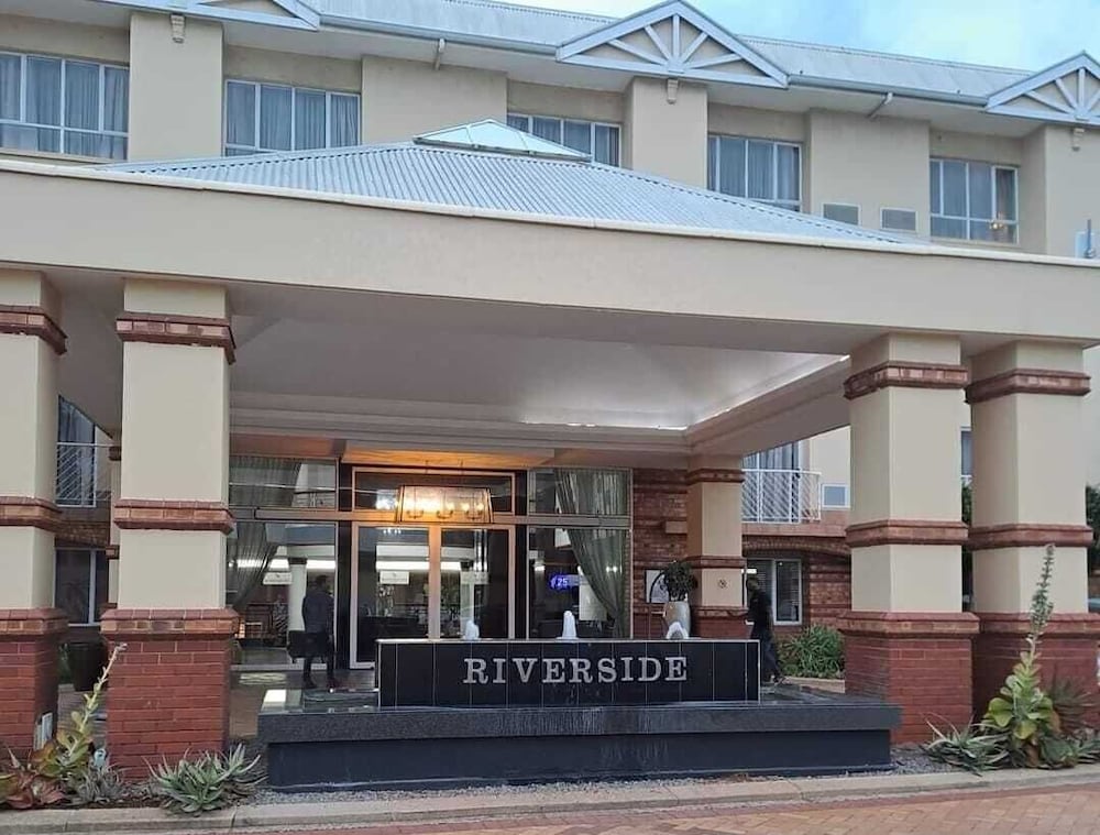 The Riverside Hotel — hotel in Durban