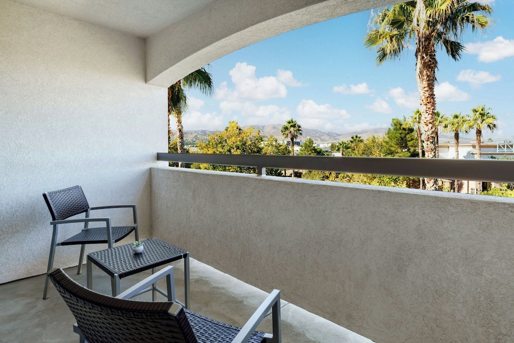Courtyard Palmdale - photo 27