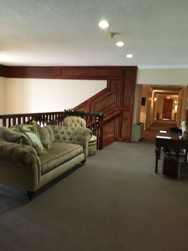 Colts Neck Inn Hotel - photo 7