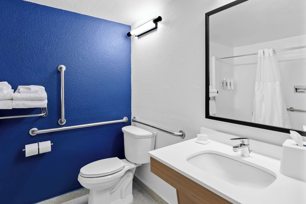 Spark by Hilton Daleville Roanoke North - photo 19