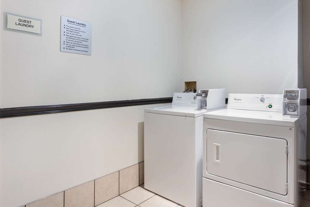 La Quinta Inn & Suites by Wyndham Columbus West Hilliard - photo 32