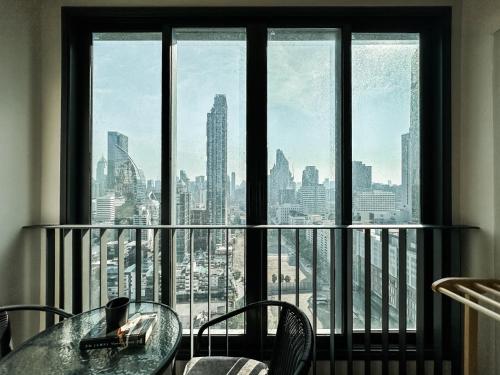 Upscale Skyview 1BR Ultra Fast Wifi Chitlom