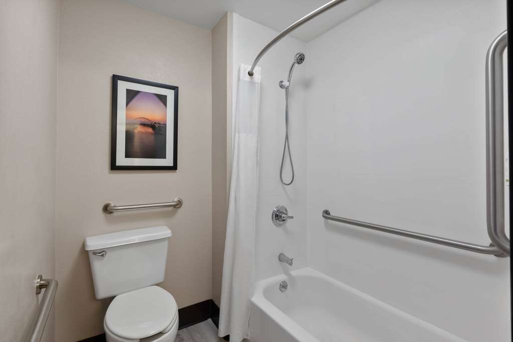 La Quinta Inn & Suites by Wyndham Goodlettsville Nashville - photo 22