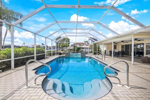 Villa Bimini Gulf Access — 4-Star Luxury Hotel in Cape Coral, United States
