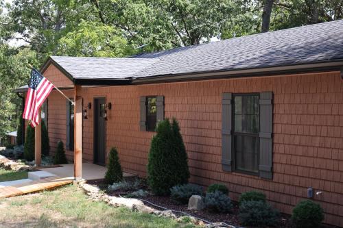 Cozy Cabin Retreat For Your Perfect Getaway 20794885 — Imperial