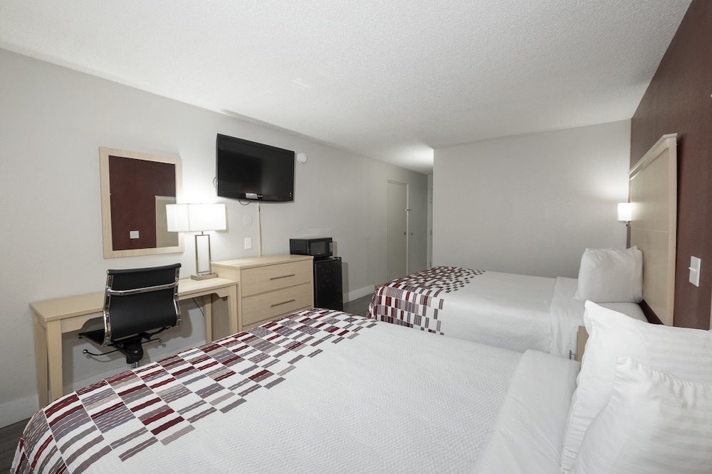Red Roof Inn Raleigh North Crabtree Mall Lenovo Center - photo 10
