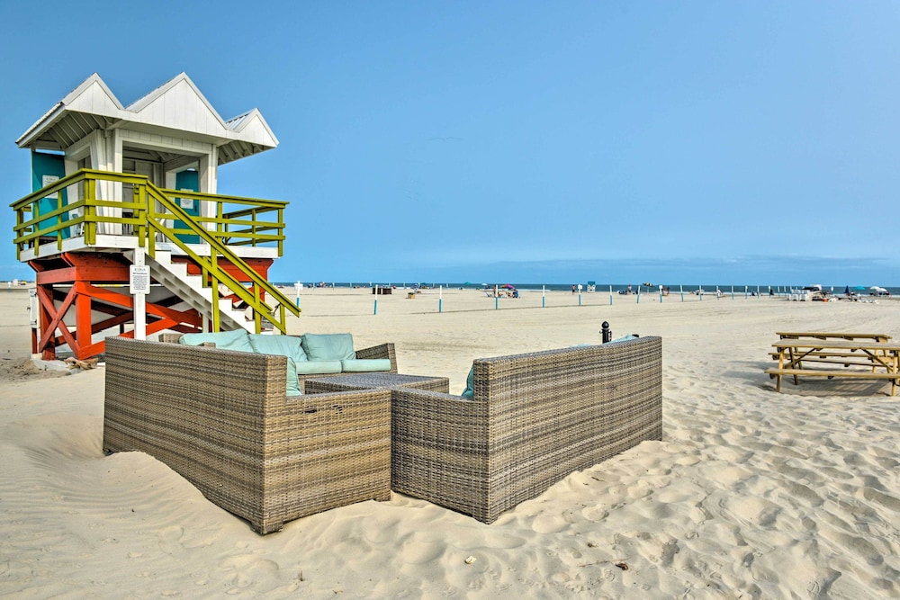 Oceanfront Resort Year round Pools Private Beach - photo 27