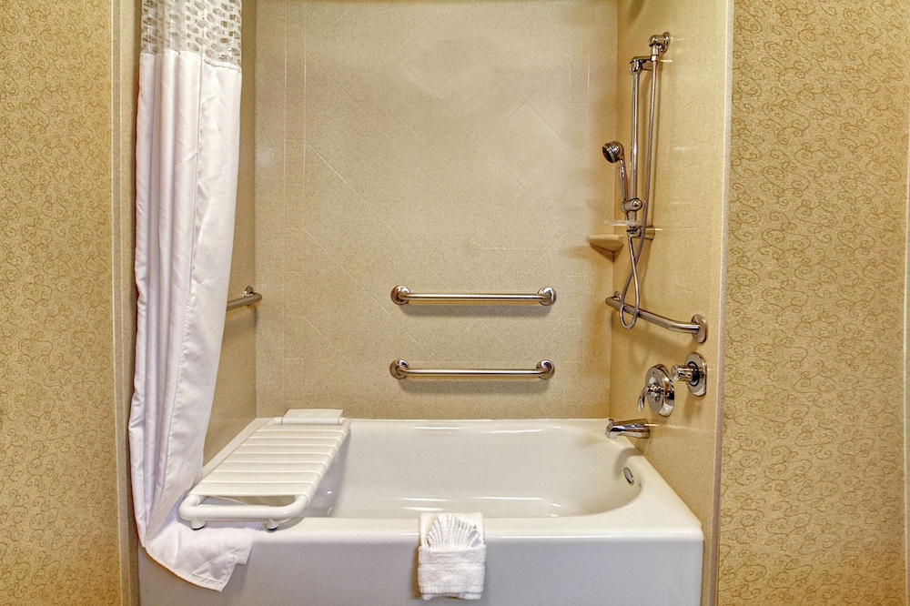 Hampton Inn & Suites Lebanon - photo 29