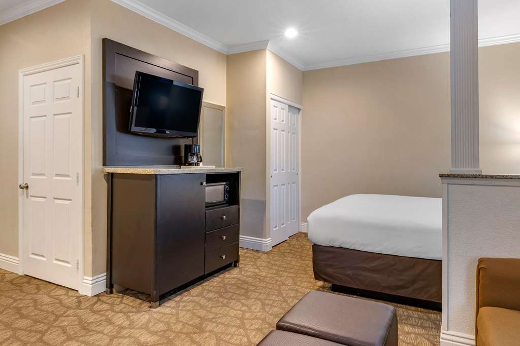 Comfort Inn & Suites Huntington Beach - photo 10