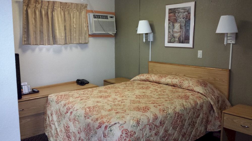 Happy Journey Motel — hotel in Utica