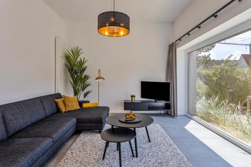 Luxe strandappartement met zonneterras & parking — 4-Star Luxury Hotel in Koksijde, Belgium
