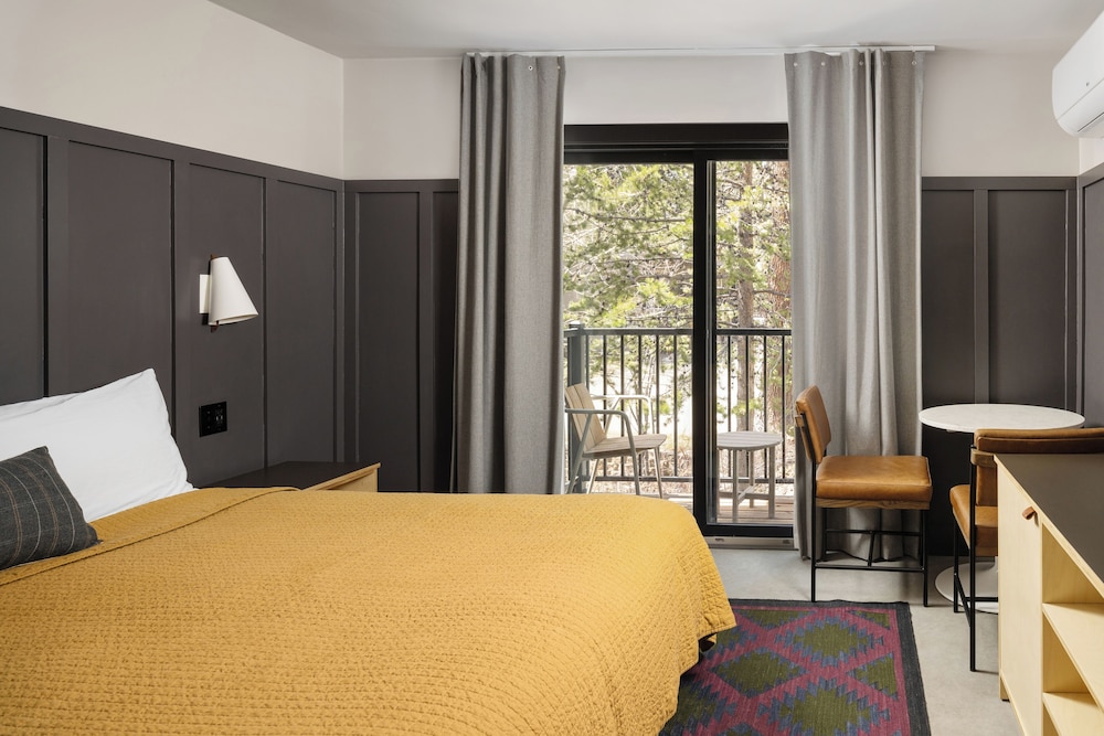 The Coachman Hotel - photo 20
