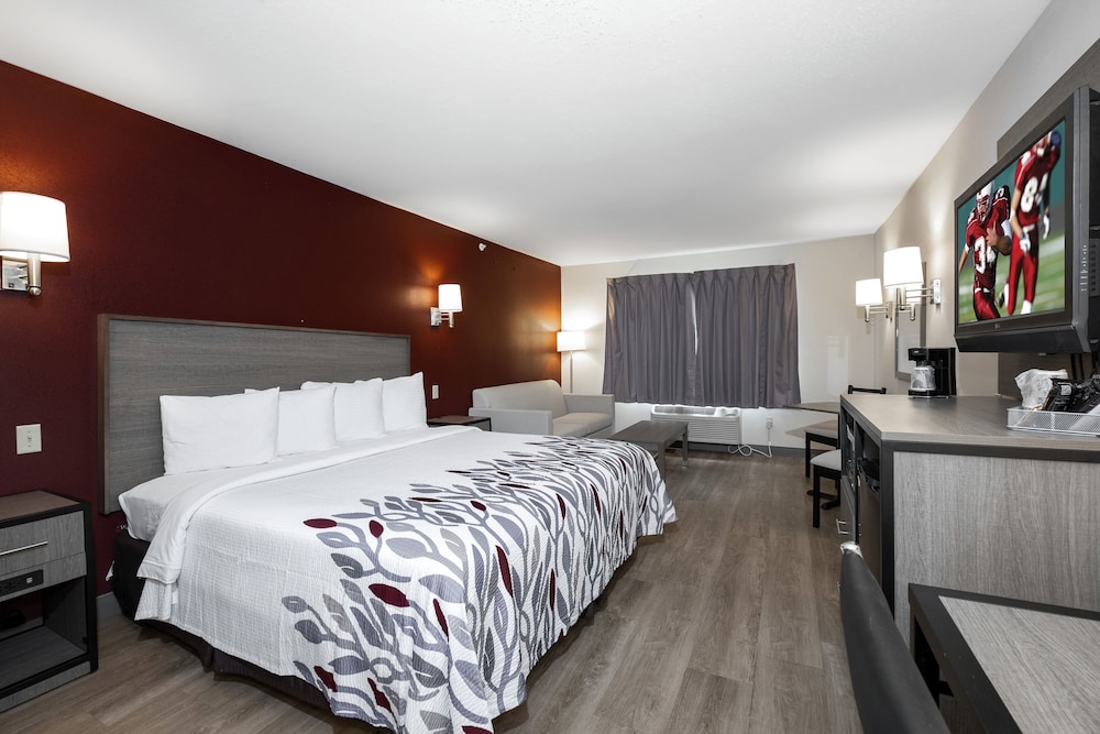 Red Roof Inn Clifton Park - photo 16